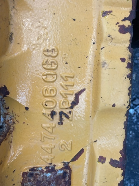 Liebherr L554 - Obudowa Mostu Przedniego ZF - Оска и делови за Земјоделска машина: слика 2 Liebherr L554 - Obudowa Mostu Przedniego ZF - Оска и делови за Земјоделска машина: слика 2