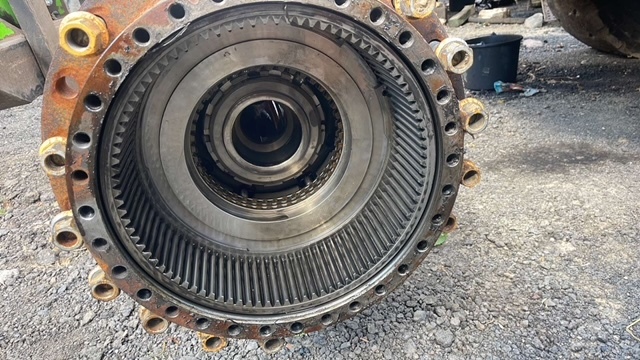 Liebherr L564 L574 zwolnica Piasta obudowa mostu AP-417/LK - Оска и делови за Земјоделска машина: слика 4 Liebherr L564 L574 zwolnica Piasta obudowa mostu AP-417/LK - Оска и делови за Земјоделска машина: слика 4