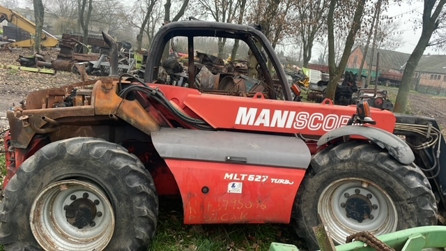 Manitou 627 zwolnica zwrotnica ramie teleskop karetka felgi części - Рукавец за Земјоделска машина: слика 3 Manitou 627 zwolnica zwrotnica ramie teleskop karetka felgi części - Рукавец за Земјоделска машина: слика 3