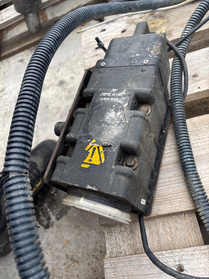Massey Ferguson, Landini, Claas Radar Sensor Czujnik Prędkości Miernik Areału 3714290M2 - Сензор за Земјоделска машина: слика 2 Massey Ferguson, Landini, Claas Radar Sensor Czujnik Prędkości Miernik Areału 3714290M2 - Сензор за Земјоделска машина: слика 2