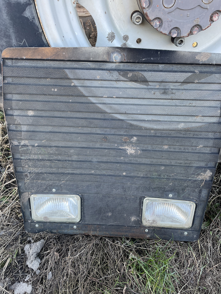 Massey Fergusson 3690 - grill - Решетка за Земјоделска машина: слика 1 Massey Fergusson 3690 - grill - Решетка за Земјоделска машина: слика 1