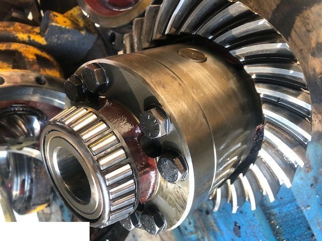 Matbro TS 280 - Clark Hurth - Talerz 8x29 - Трансмисија за Земјоделска машина: слика 1 Matbro TS 280 - Clark Hurth - Talerz 8x29 - Трансмисија за Земјоделска машина: слика 1