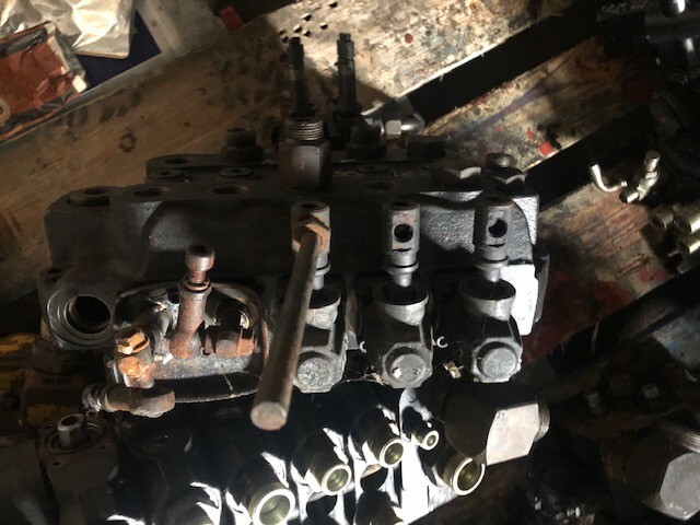 Merlo Rozdzielacz Hydrauliczny - Хидрауличен вентил за Земјоделска машина: слика 2 Merlo Rozdzielacz Hydrauliczny - Хидрауличен вентил за Земјоделска машина: слика 2