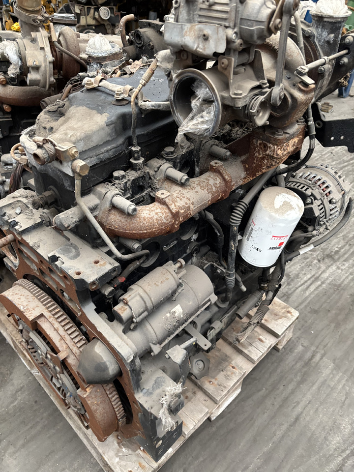 New Holland Case Iveco CNH F4DFE4133 F4DFE4133*B00 Silnik CZĘŚCI - Мотор за Земјоделска машина: слика 3 New Holland Case Iveco CNH F4DFE4133 F4DFE4133*B00 Silnik CZĘŚCI - Мотор за Земјоделска машина: слика 3