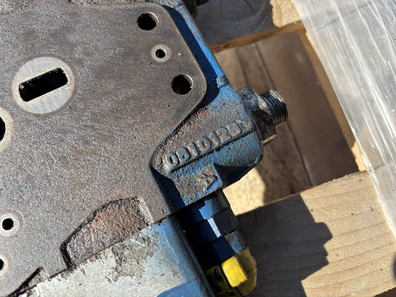 Rexroth Zawór hydrauliczny 08101287 - Хидрауличен вентил за Земјоделска машина: слика 1 Rexroth Zawór hydrauliczny 08101287 - Хидрауличен вентил за Земјоделска машина: слика 1