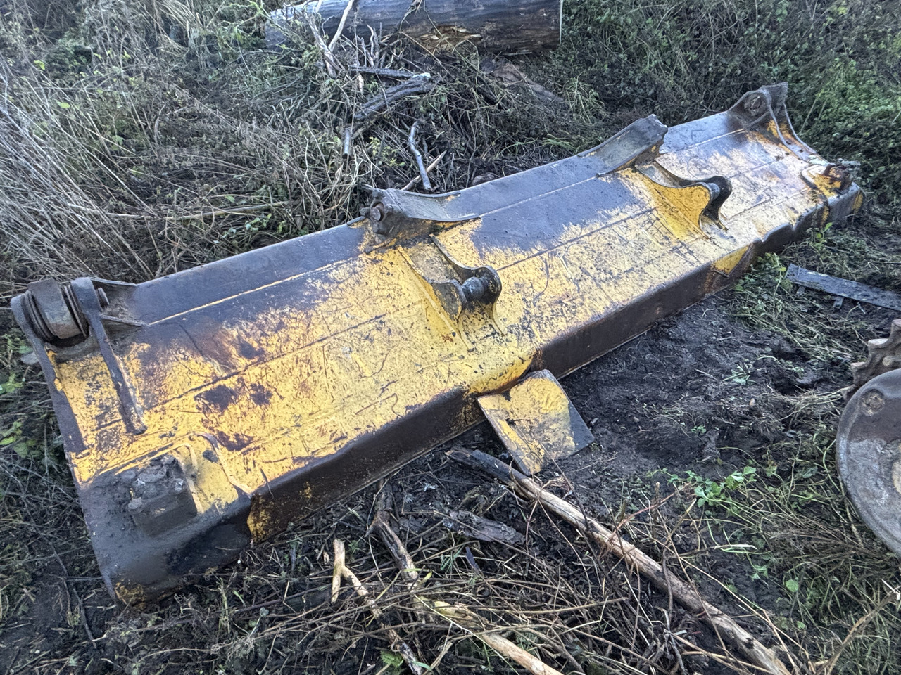 Komatsu D65PX 12 Spych Spychacz Nabierak Łyżka do spycharki Lemiesz CZĘŚCI - Резервни делови за Сечило: слика 1 Komatsu D65PX 12 Spych Spychacz Nabierak Łyżka do spycharki Lemiesz CZĘŚCI - Резервни делови за Сечило: слика 1