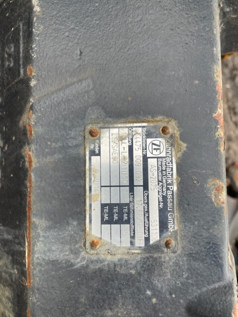 ZF AS-2075 - Deutz Fahr Agrotron - Siłownik Skrętu | Wkład Mostu - Оска и делови за Земјоделска машина: слика 1 ZF AS-2075 - Deutz Fahr Agrotron - Siłownik Skrętu | Wkład Mostu - Оска и делови за Земјоделска машина: слика 1