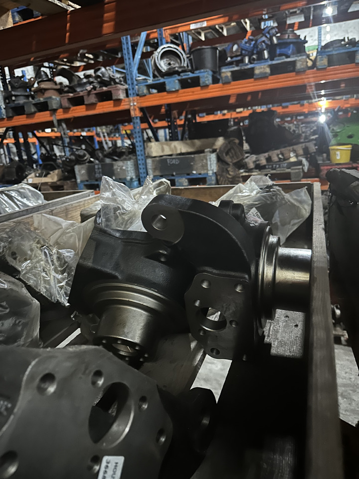 Zwrotnica Carraro 12868 , 12869 , 11811 , - Рукавец за Земјоделска машина: слика 1 Zwrotnica Carraro 12868 , 12869 , 11811 , - Рукавец за Земјоделска машина: слика 1