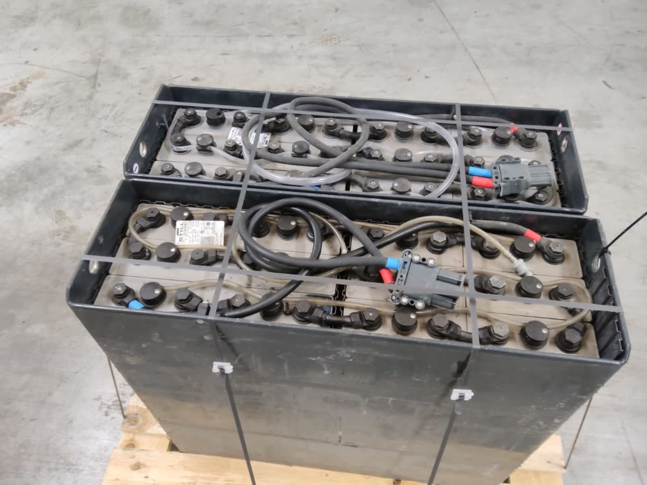 Battery Package - 2 Pcs. - Батерија за Опрема за ракување со материјали: слика 4 Battery Package - 2 Pcs. - Батерија за Опрема за ракување со материјали: слика 4