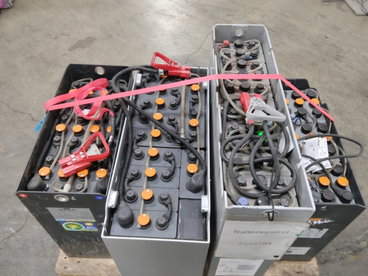Battery Package - 4 Pcs. - Батерија за Опрема за ракување со материјали: слика 4 Battery Package - 4 Pcs. - Батерија за Опрема за ракување со материјали: слика 4