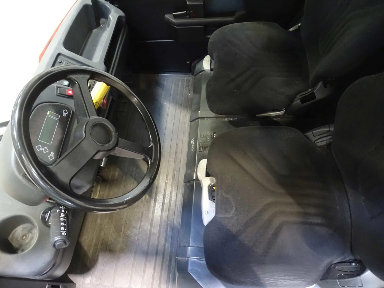 Linde P250 - Тракторче за влечење: слика 3 Linde P250 - Тракторче за влечење: слика 3