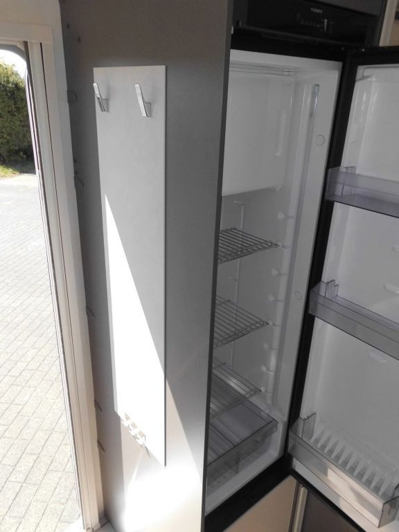 Hobby Excellent 495 WFB Mover, Autark,Combi6E Backofen - Камп приколка: слика 5 Hobby Excellent 495 WFB Mover, Autark,Combi6E Backofen - Камп приколка: слика 5