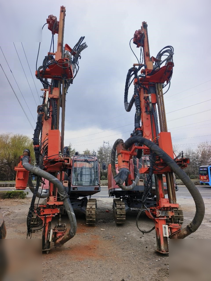 2011 SANDVIK DX800 - Машина за бушење: слика 2 2011 SANDVIK DX800 - Машина за бушење: слика 2