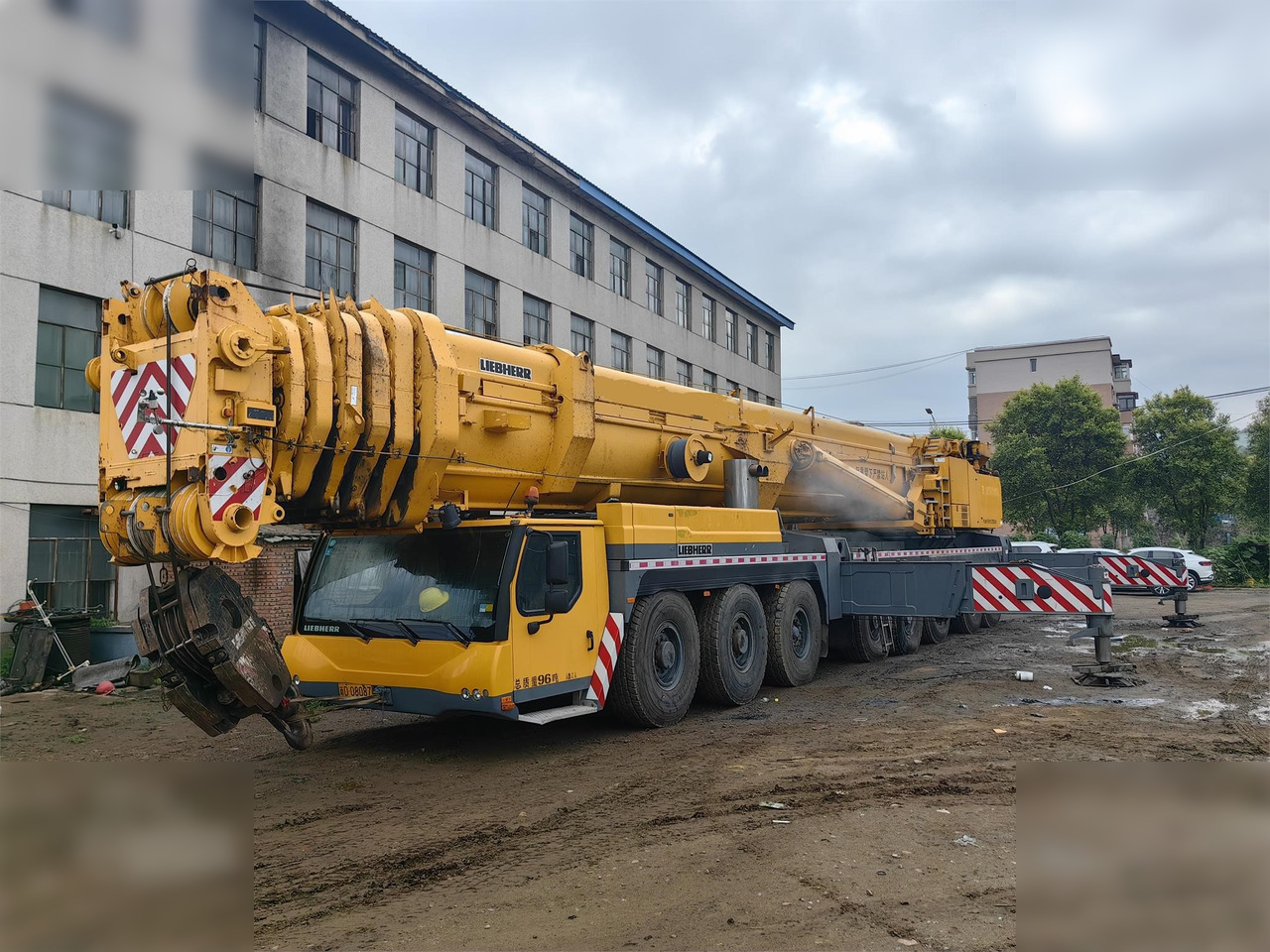 2012 LIEBHERR LTM1500-8.1 - Кран за секакви терени: слика 2 2012 LIEBHERR LTM1500-8.1 - Кран за секакви терени: слика 2