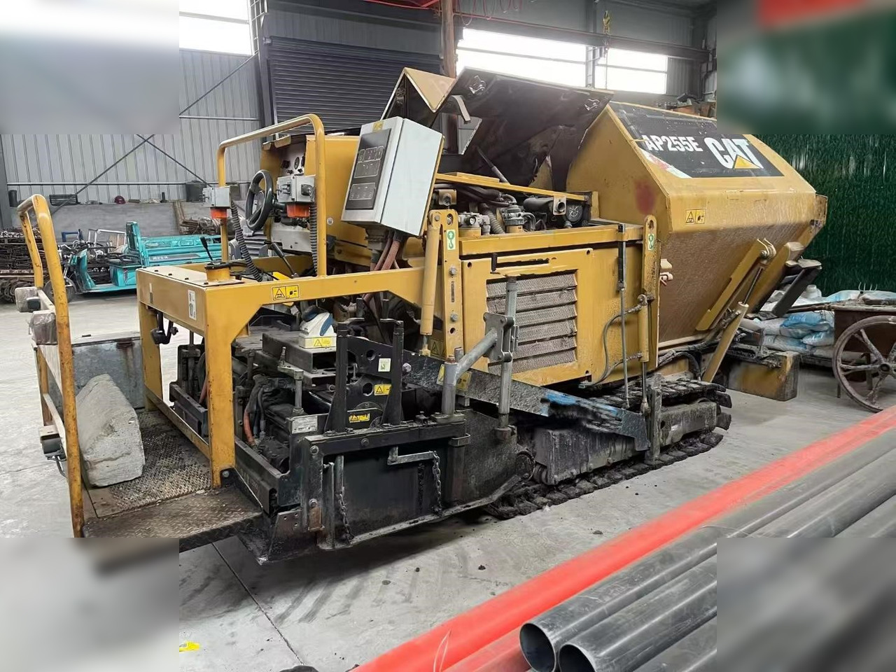 2013 CATERPILLAR AP-255E - Асфалтен поплочувач: слика 2 2013 CATERPILLAR AP-255E - Асфалтен поплочувач: слика 2