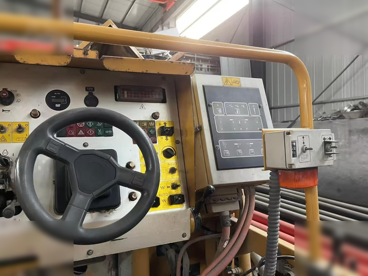 2013 CATERPILLAR AP-255E - Асфалтен поплочувач: слика 5 2013 CATERPILLAR AP-255E - Асфалтен поплочувач: слика 5