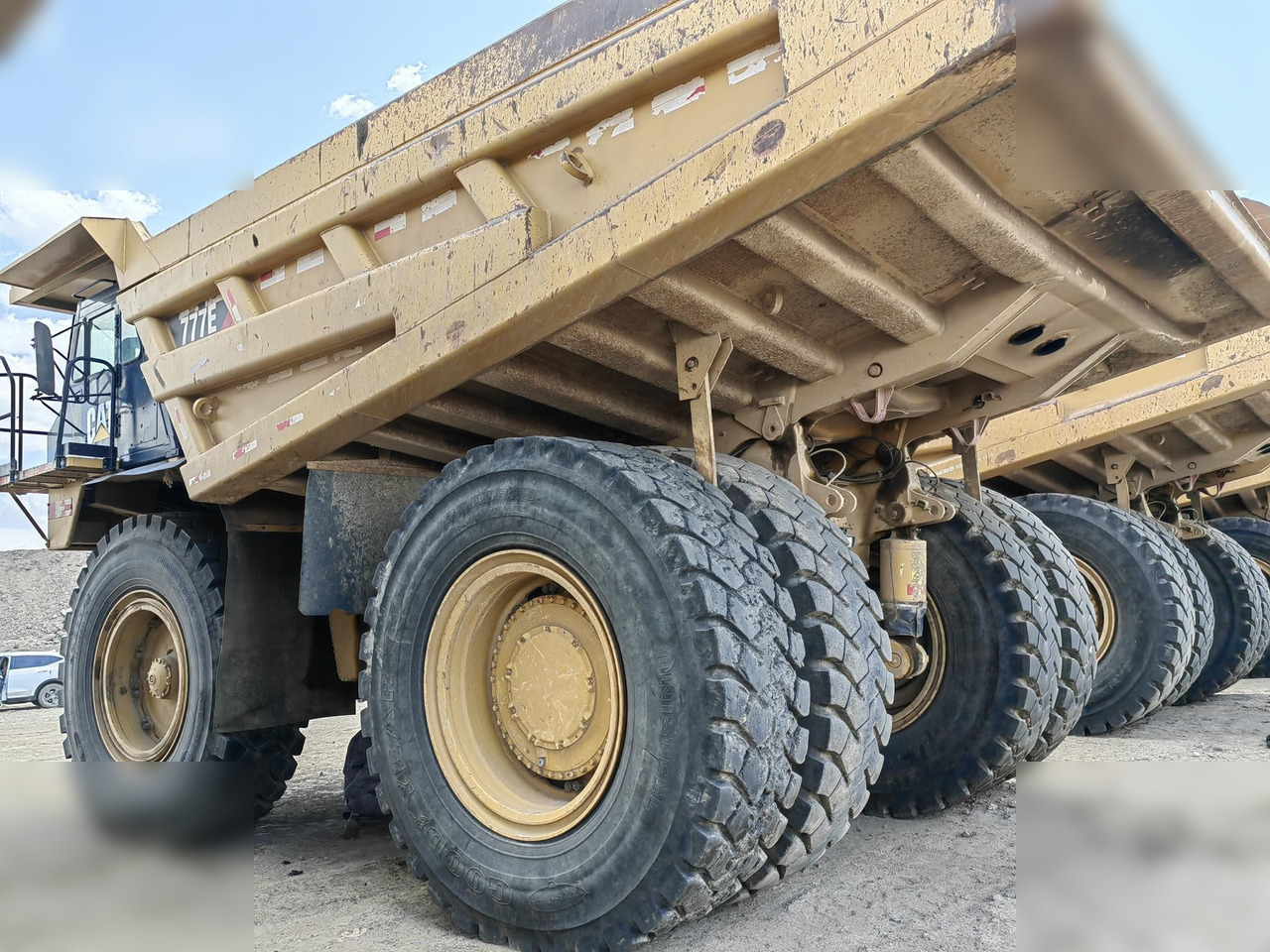 2018 CATERPILLAR 777E - Голем истоварувач/ Камион за камења: слика 2 2018 CATERPILLAR 777E - Голем истоварувач/ Камион за камења: слика 2