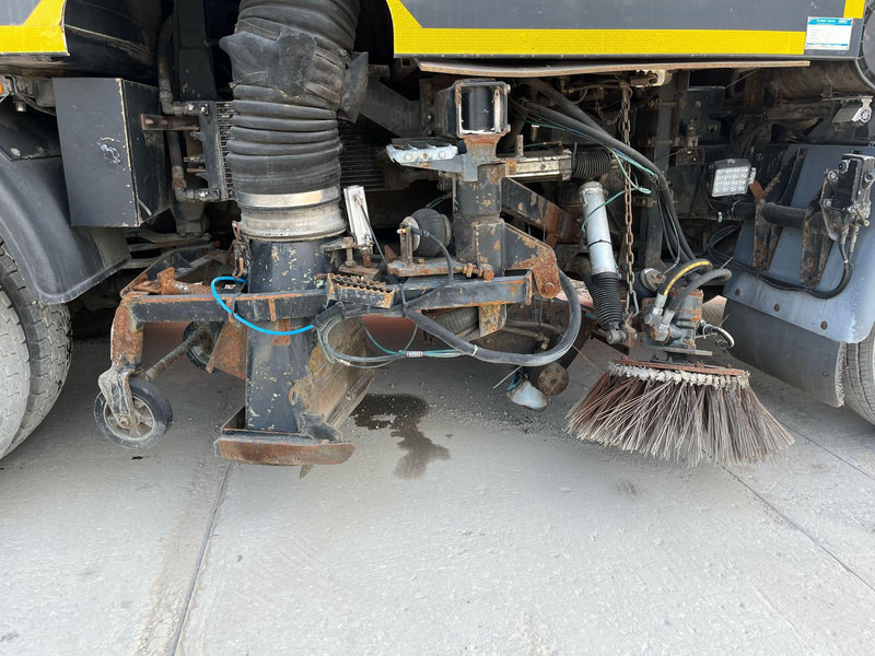 Возило за метење DAF LF 55.180 4x2 Schmidt SK 600 Dual LP: слика 12