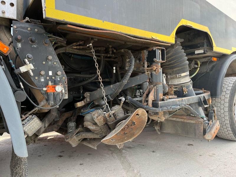 Возило за метење DAF LF 55.180 4x2 Schmidt SK 600 Dual LP: слика 13