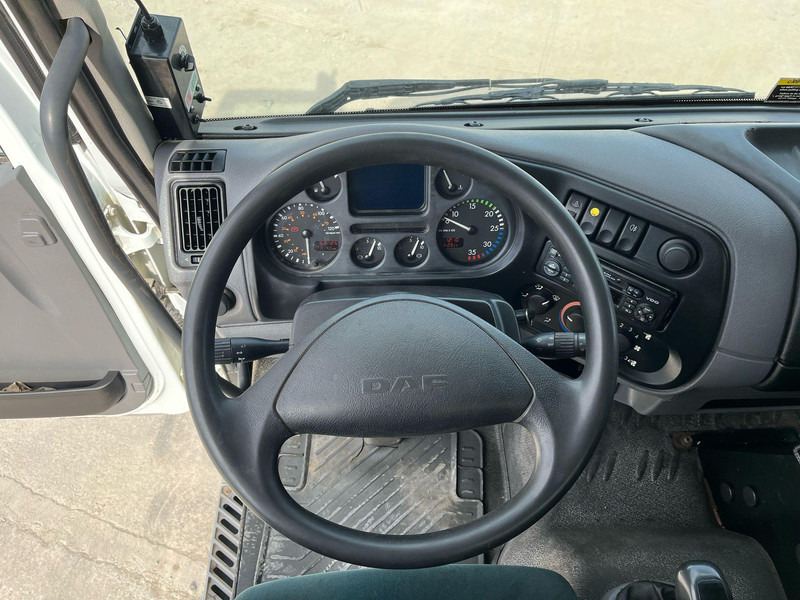 Возило за метење DAF LF 55.180 4x2 Schmidt SK 600 Dual LP: слика 17