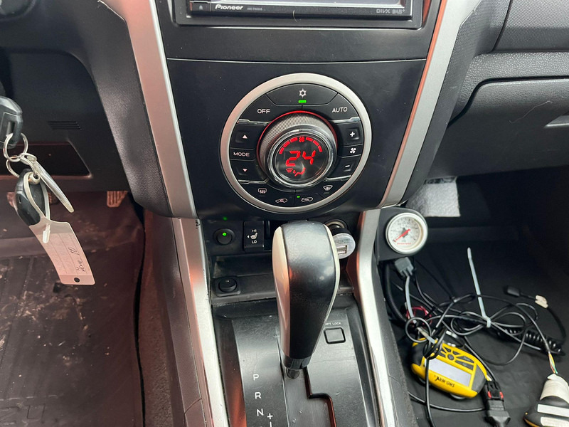 Пикап Isuzu D-max 4x4 SNOW PLOW & SPREADER: слика 19