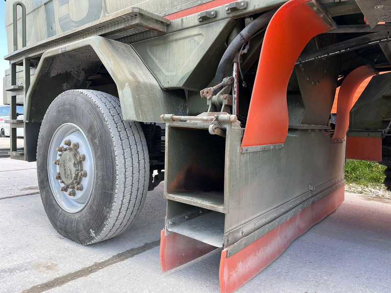 Возило за метење Iveco Fresia F 2000 4x4 SNOW PLOW / BROOM / BLOWER: слика 12 Возило за метење Iveco Fresia F 2000 4x4 SNOW PLOW / BROOM / BLOWER: слика 12