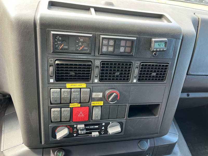 Возило за метење Iveco Fresia F 2000 4x4 SNOW PLOW / BROOM / BLOWER: слика 20 Возило за метење Iveco Fresia F 2000 4x4 SNOW PLOW / BROOM / BLOWER: слика 20