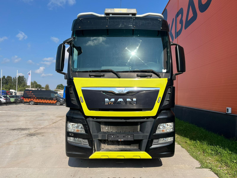 MAN TGX 28.480 6x2 XXL CAB / INTARDER / DOUBLE BOGIE - Камион влекач: слика 3 MAN TGX 28.480 6x2 XXL CAB / INTARDER / DOUBLE BOGIE - Камион влекач: слика 3
