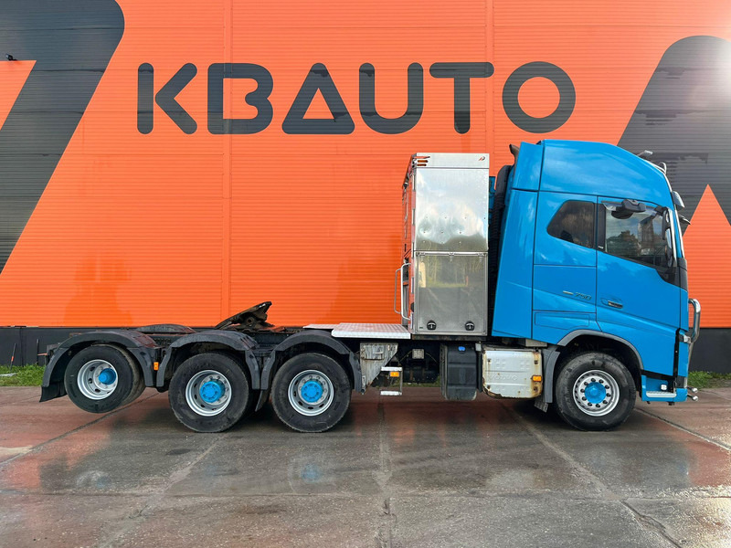Volvo FH 16 750 8x4 GCW 130 ton / GLOBE XL / HYDRAULICS / BIG AXLES - Камион влекач: слика 4 Volvo FH 16 750 8x4 GCW 130 ton / GLOBE XL / HYDRAULICS / BIG AXLES - Камион влекач: слика 4