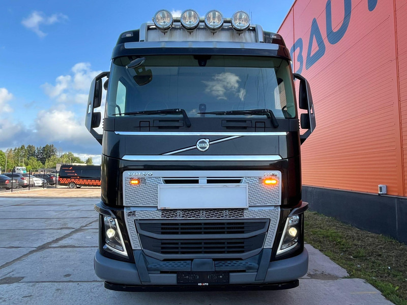 Volvo FH 16 750 8x4 GCW 90 ton / DOLLY / RETARDER - Камион влекач: слика 2 Volvo FH 16 750 8x4 GCW 90 ton / DOLLY / RETARDER - Камион влекач: слика 2