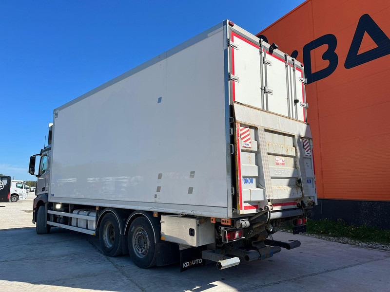 Камион ладилник Mercedes-Benz Actros 2551 6x2 LUMIKKO L7 / BOX L=7609 mm: слика 8