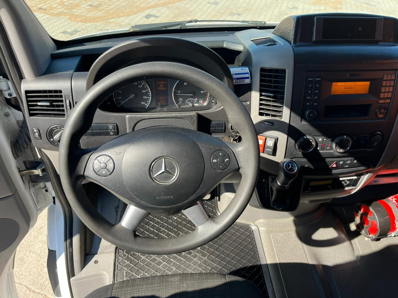 Минибус, Патничко комбе Mercedes-Benz Sprinter 516 CDI 19 + 1 SEATS / DRIVER AC: слика 11