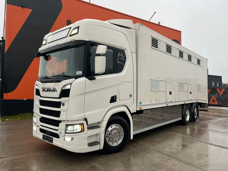 Scania R 580 6x2*4 RETARDER / BOX L=8168 mm - Камион за добиток: слика 2 Scania R 580 6x2*4 RETARDER / BOX L=8168 mm - Камион за добиток: слика 2