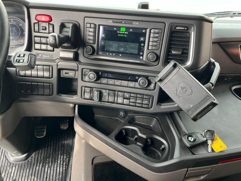 Камион со платформа, Камион со кран Scania R 650 6x4 PK24001 / PLATFORM L=6800 mm: слика 19