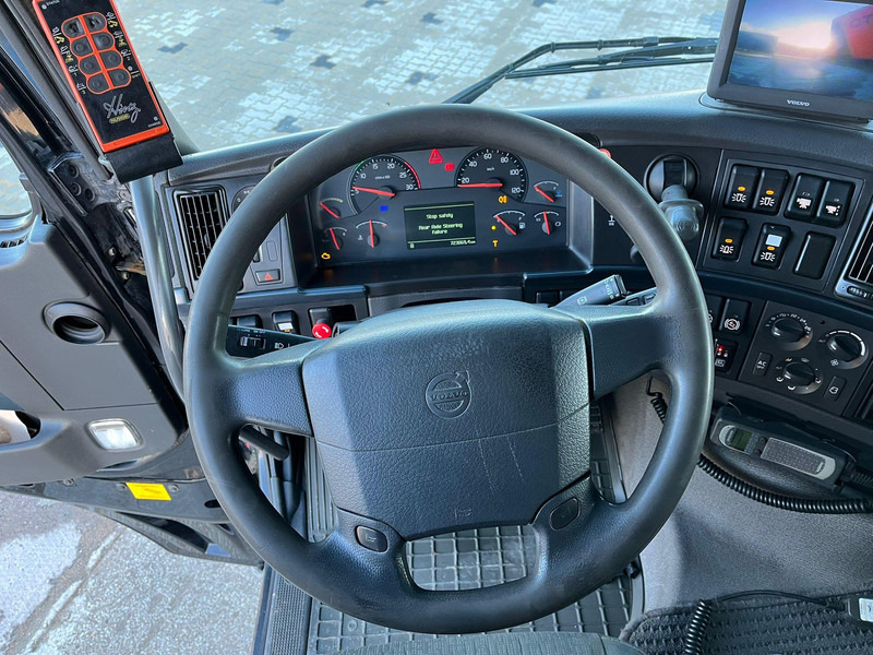 Камион со кука за подигање Volvo FH 500 8x4*4 PALFINGER / L=6640 mm / SNOWPLOW EQUIPMENT: слика 17