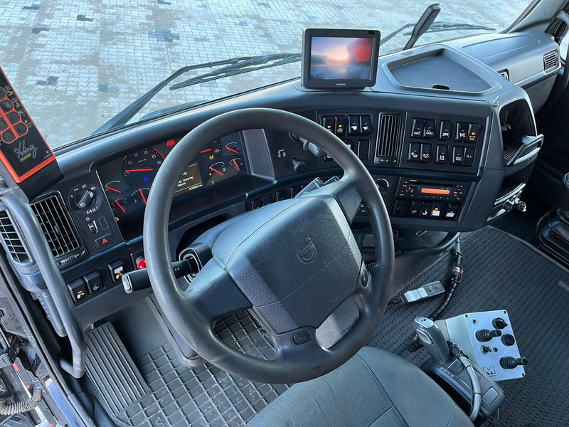 Камион со кука за подигање Volvo FH 500 8x4*4 PALFINGER / L=6640 mm / SNOWPLOW EQUIPMENT: слика 16