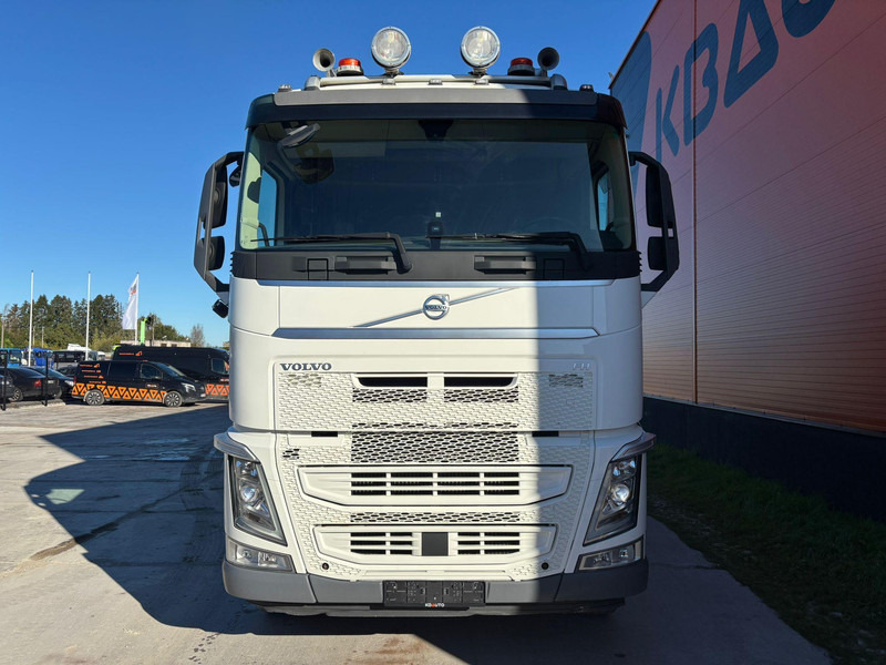 Volvo FH 500 8x4 INTERMIX 10 m3 + CHUTE / TANDEM AXLE LIFT - Камион миксер за бетон: слика 2 Volvo FH 500 8x4 INTERMIX 10 m3 + CHUTE / TANDEM AXLE LIFT - Камион миксер за бетон: слика 2