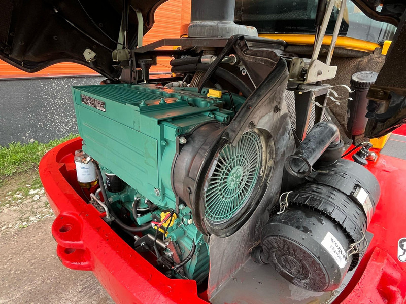 Лизинг на Volvo L 30 B-Z/X 4x4 AC / QUICK COUPLER Volvo L 30 B-Z/X 4x4 AC / QUICK COUPLER: слика 16