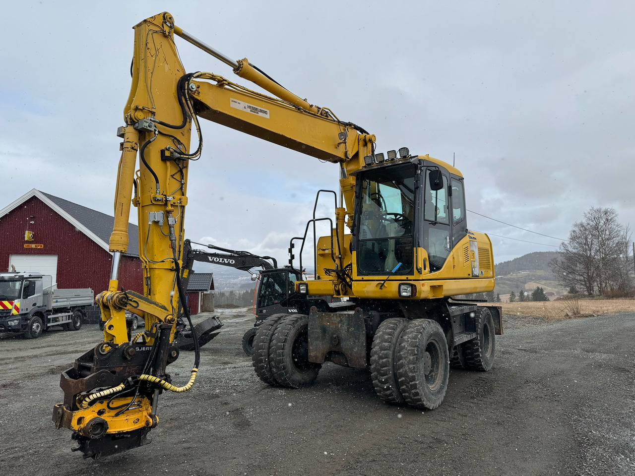 KOMATSU PW 140-7 - Багер на тркала: слика 3 KOMATSU PW 140-7 - Багер на тркала: слика 3