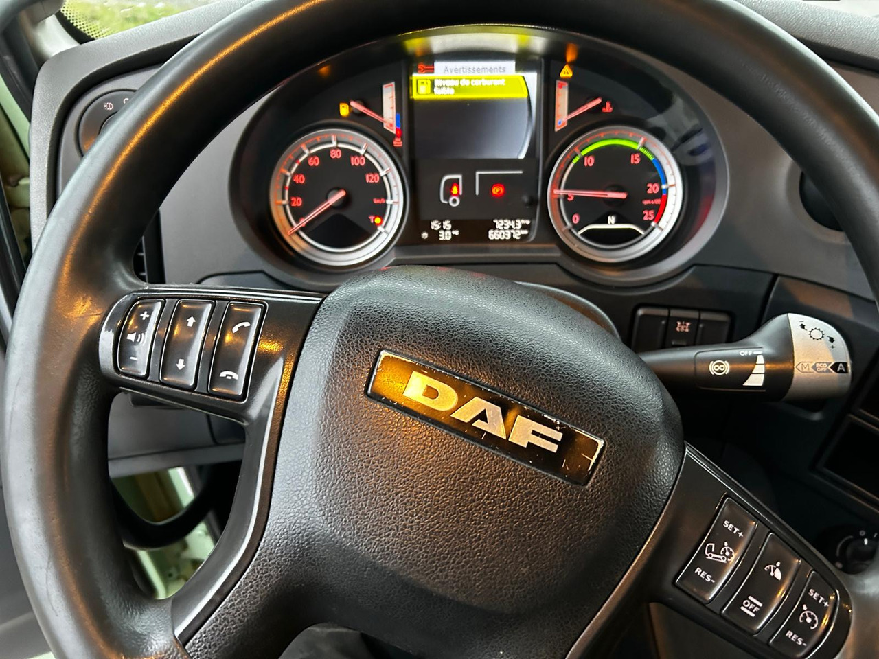 Камион влекач DAF XF 106 510: слика 18