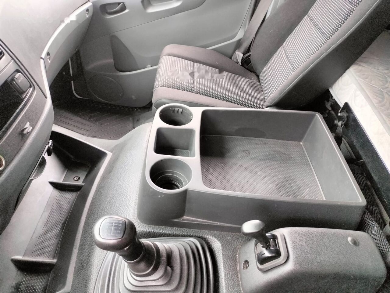 Изотермален камион Mercedes-Benz ATEGO 1329: слика 16