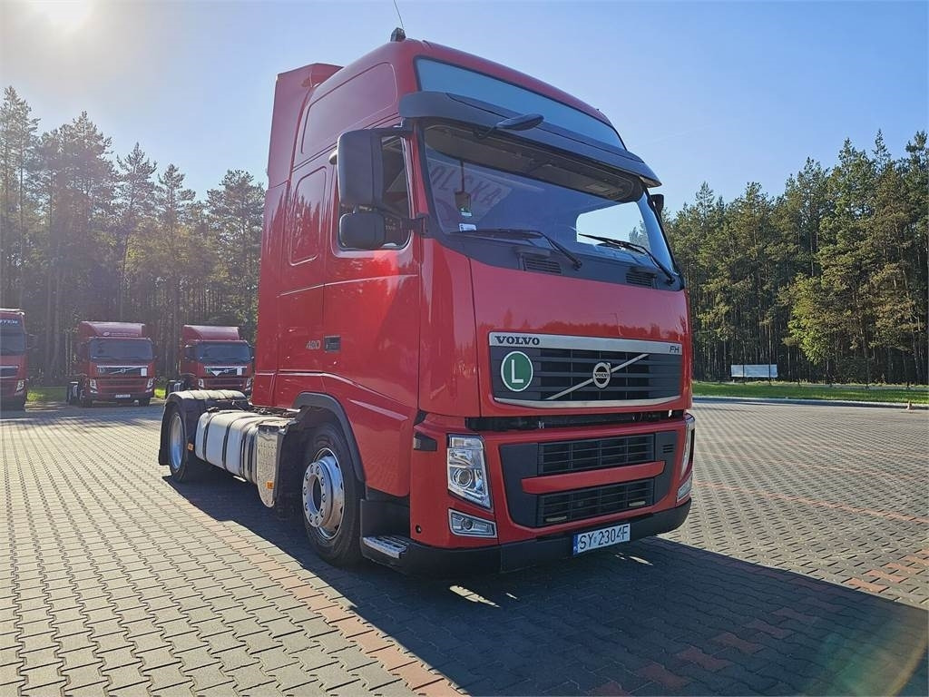 Volvo FH13 XXL MANUAL 420 EURO 5 2011 r MEGA LOW DECK  - Камион влекач: слика 1 Volvo FH13 XXL MANUAL 420 EURO 5 2011 r MEGA LOW DECK  - Камион влекач: слика 1