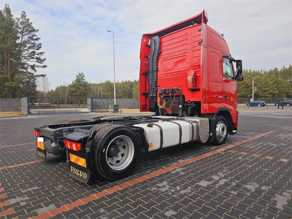 Volvo FH13 XXL NEW TIRES MANUAL 420 EURO 5 2011 - Камион влекач: слика 5 Volvo FH13 XXL NEW TIRES MANUAL 420 EURO 5 2011 - Камион влекач: слика 5
