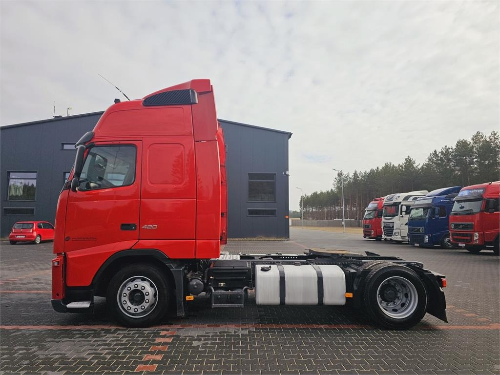 Volvo FH13 XXL NEW TIRES MANUAL 420 EURO 5 2011 - Камион влекач: слика 3 Volvo FH13 XXL NEW TIRES MANUAL 420 EURO 5 2011 - Камион влекач: слика 3