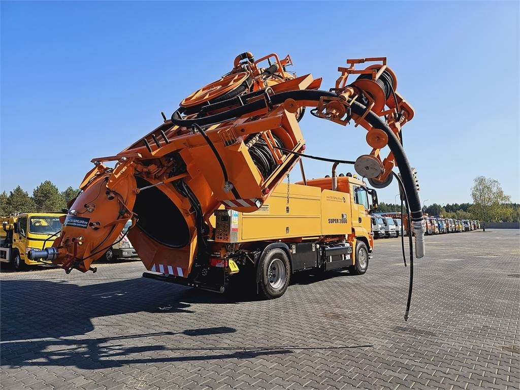 MAN SUPER 2000 4x2 WUKO RECYKLING for collecting liqui - Вакуумски камион: слика 1 MAN SUPER 2000 4x2 WUKO RECYKLING for collecting liqui - Вакуумски камион: слика 1