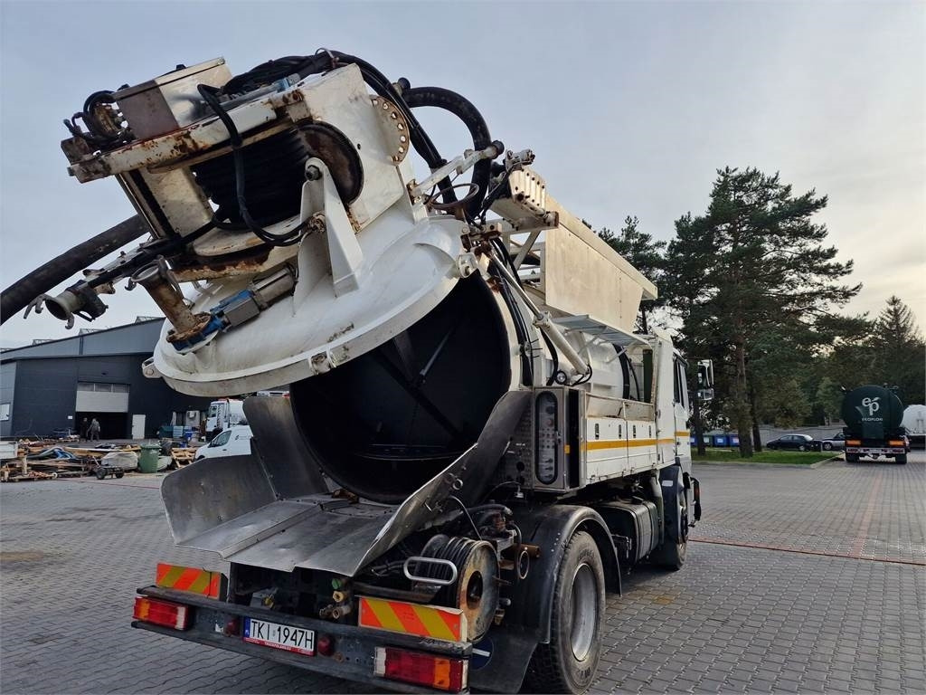 MAN WUKO MORO KOMBI FOR CHANNEL CLEANING - Вакуумски камион: слика 1 MAN WUKO MORO KOMBI FOR CHANNEL CLEANING - Вакуумски камион: слика 1