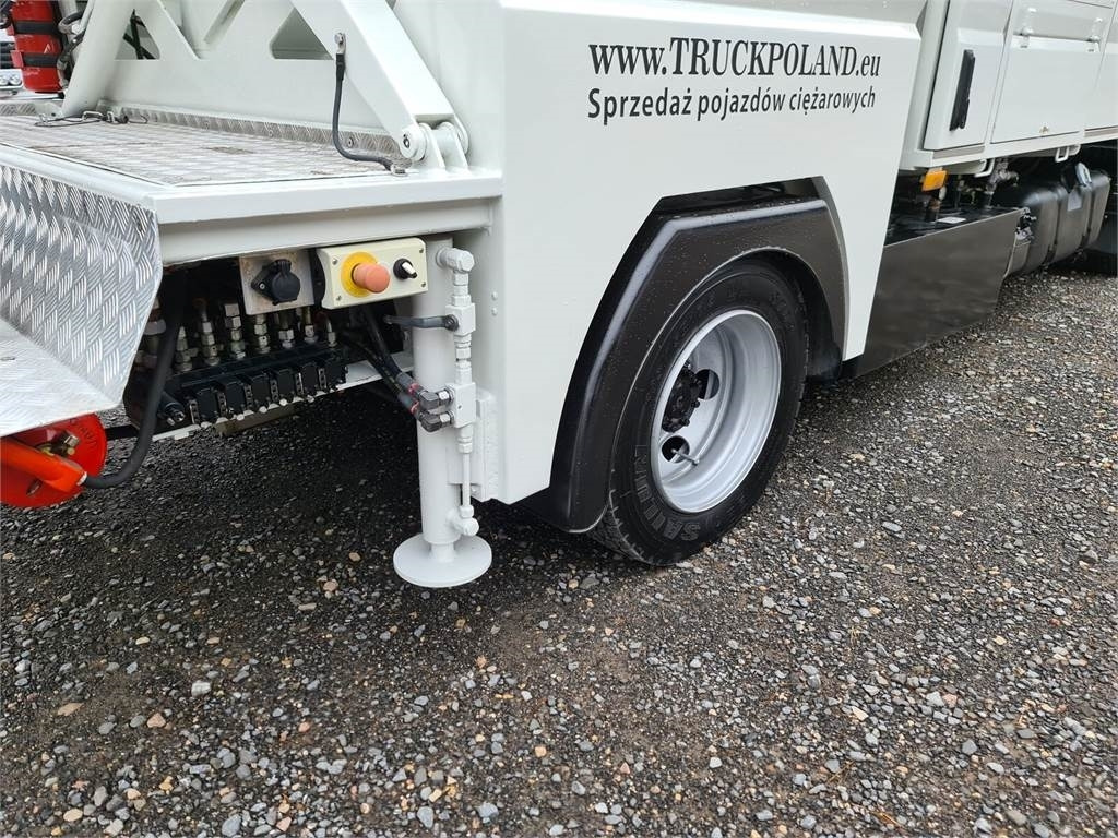 Mitsubishi CANTER odkurzacz koparka ssąca Saugbagger CITY SAU - Вакуумски камион: слика 2 Mitsubishi CANTER odkurzacz koparka ssąca Saugbagger CITY SAU - Вакуумски камион: слика 2