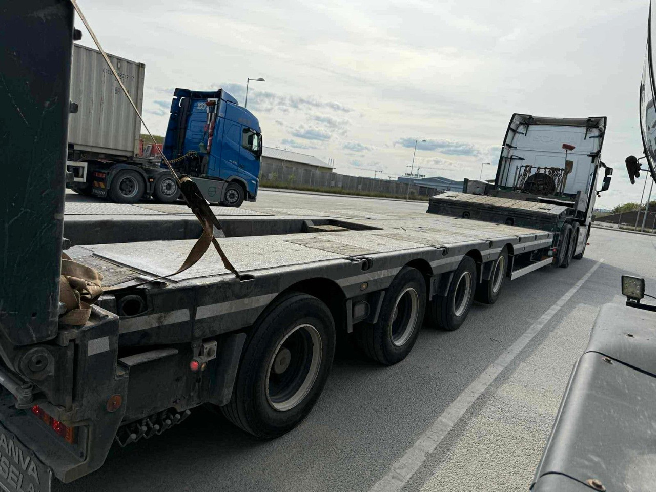 Faymonville 4 achs Multimax L-AUMV - Полуприколка за низок утовар: слика 2 Faymonville 4 achs Multimax L-AUMV - Полуприколка за низок утовар: слика 2