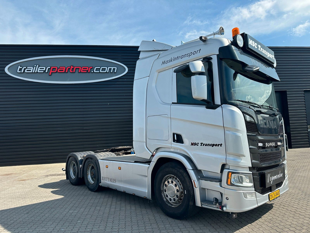 Scania R 730 6x4 Scania R 730 V8 6x4 - Камион влекач: слика 1 Scania R 730 6x4 Scania R 730 V8 6x4 - Камион влекач: слика 1