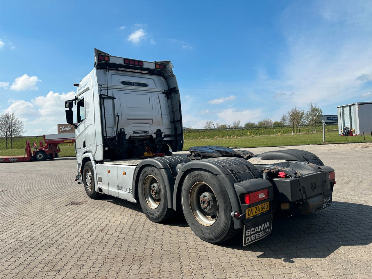 Scania R 730 6x4 Scania R 730 V8 6x4 - Камион влекач: слика 5 Scania R 730 6x4 Scania R 730 V8 6x4 - Камион влекач: слика 5